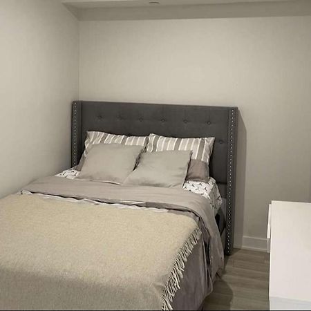 Cozy Fort York Condo トロント エクステリア 写真
