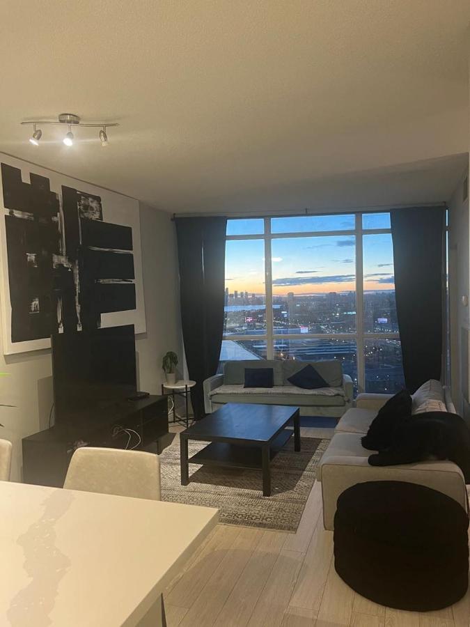 Cozy Fort York Condo トロント エクステリア 写真