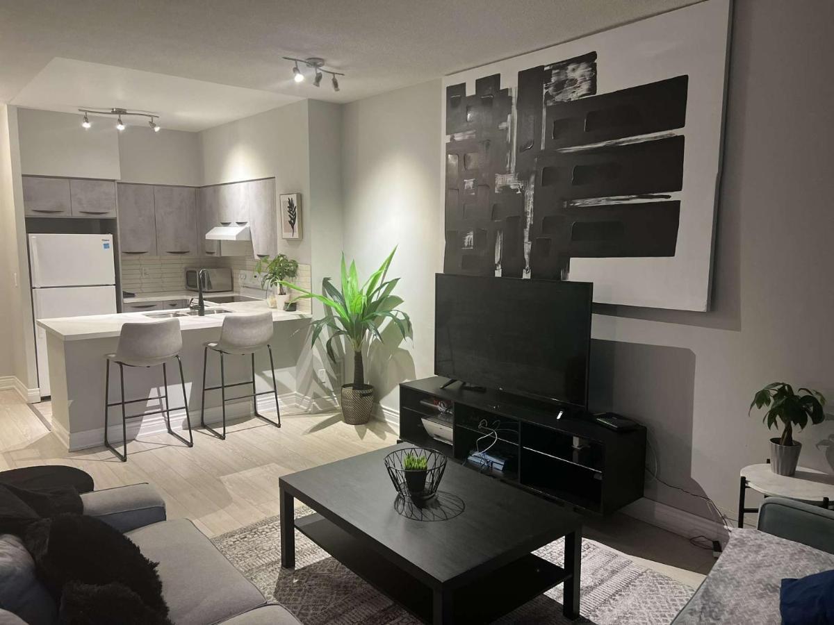 Cozy Fort York Condo トロント エクステリア 写真