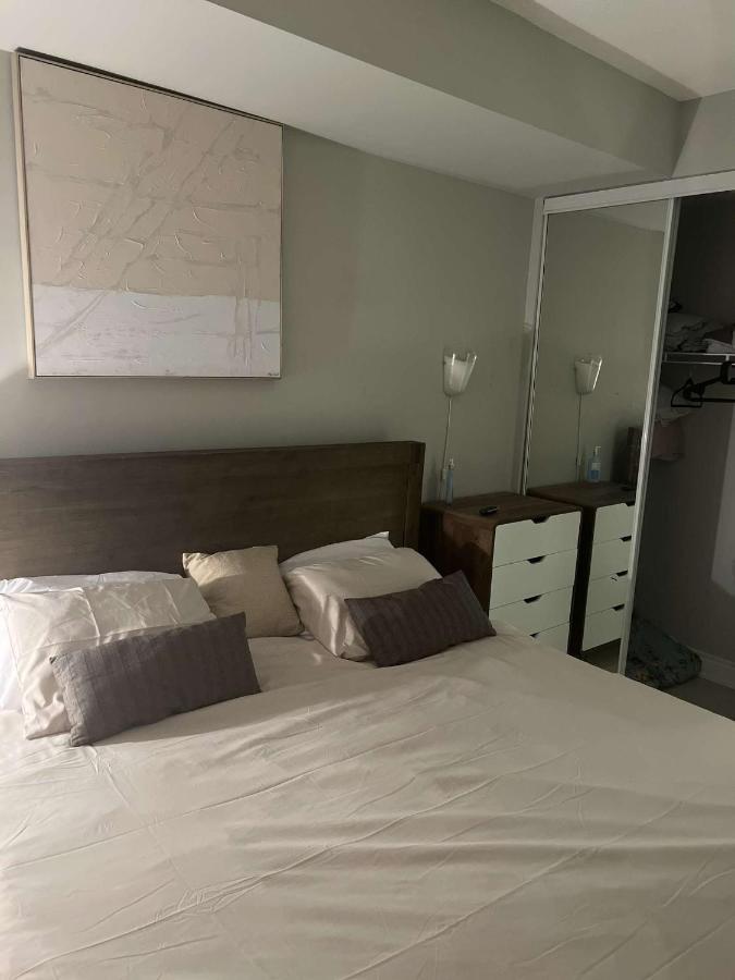 Cozy Fort York Condo トロント エクステリア 写真